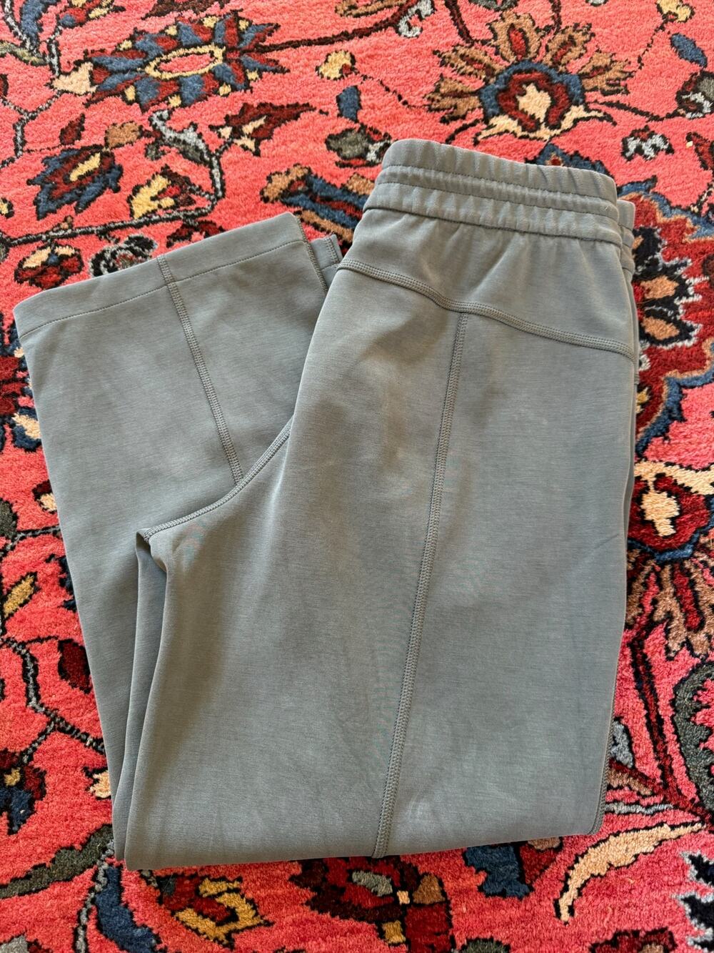 Lululemon Softstreme High-Rise Straight-Leg Cropped Pant  8 womens Green sage